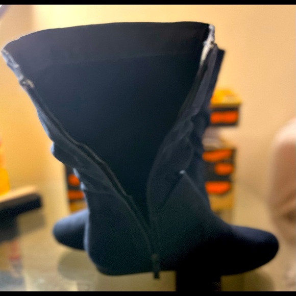 Link “Slouch” Boots (Navy Blue / Suede), Youth Size 3: $20 - Picture 11 of 12